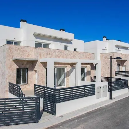 Duplex Breezes Aguas Nuevas Дом отдыха Торевьиа